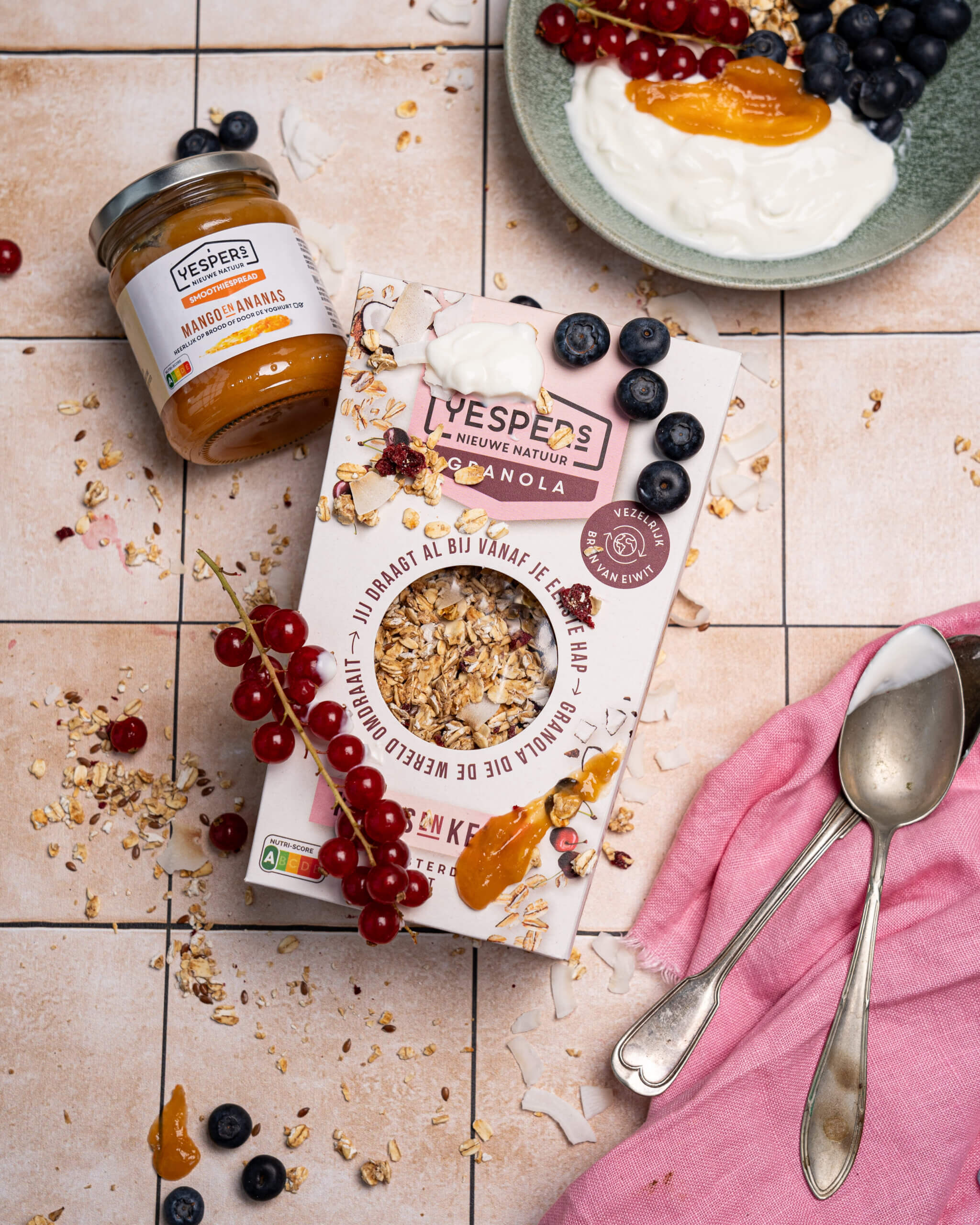 granola, yoghurt met granola, food fotografie, yoghurt met vruchten
